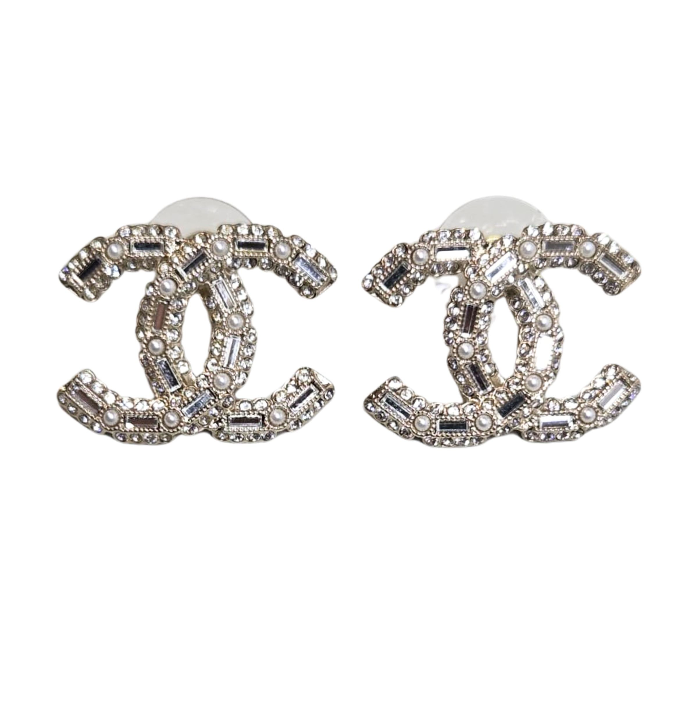 Pozłacane kolczyki z perłami i kryształkami, model logo CC, Chanel - obrazek 2